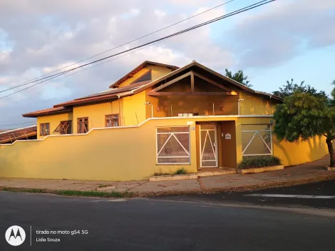 Alugar Casa / Padrão em Botucatu. apenas R$ 980.000,00